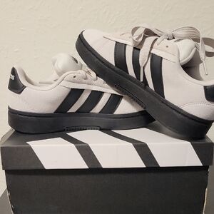 Adidas Men's Light Gray and Black Grand Court Alpha 00s